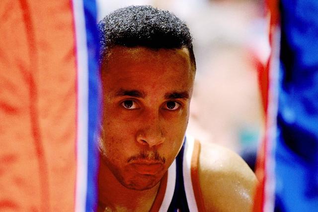 文班28+13+7+5马刺终结雷霆6连胜 篮网擒老鹰